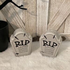 Ceramic RIP Gravestone Shakers